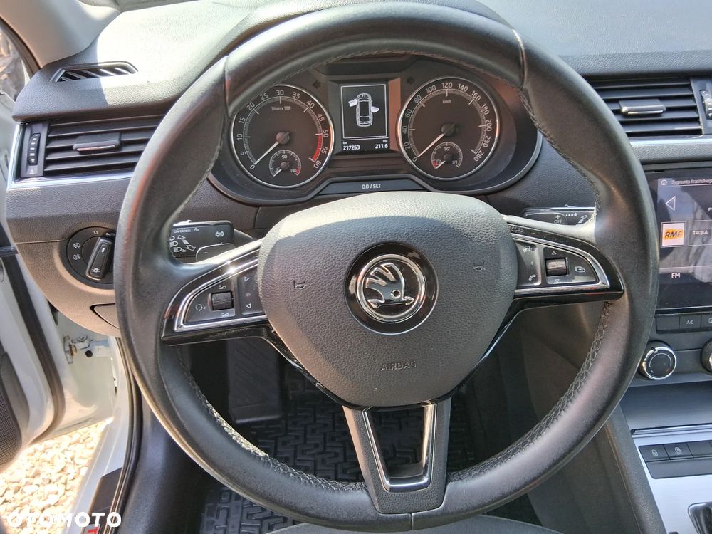Skoda Octavia 1.6 TDI Ambiente DSG - 12