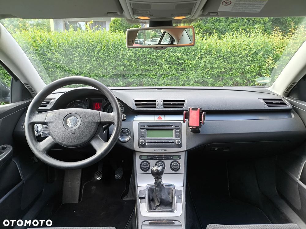 Volkswagen Passat 1.6 Comfortline - 9