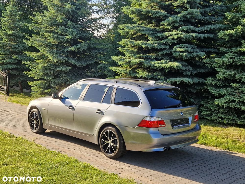 BMW Seria 5 525xi - 17