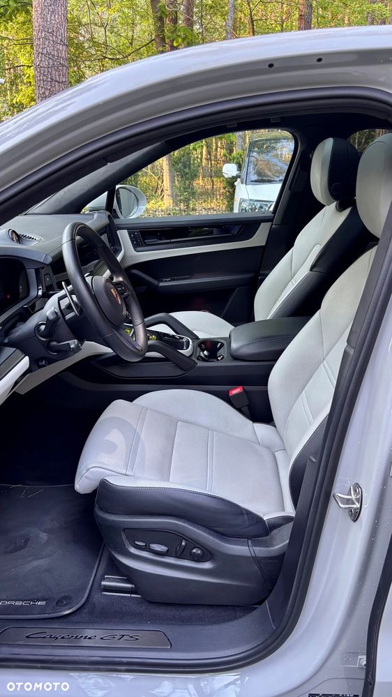 Porsche Cayenne - 4