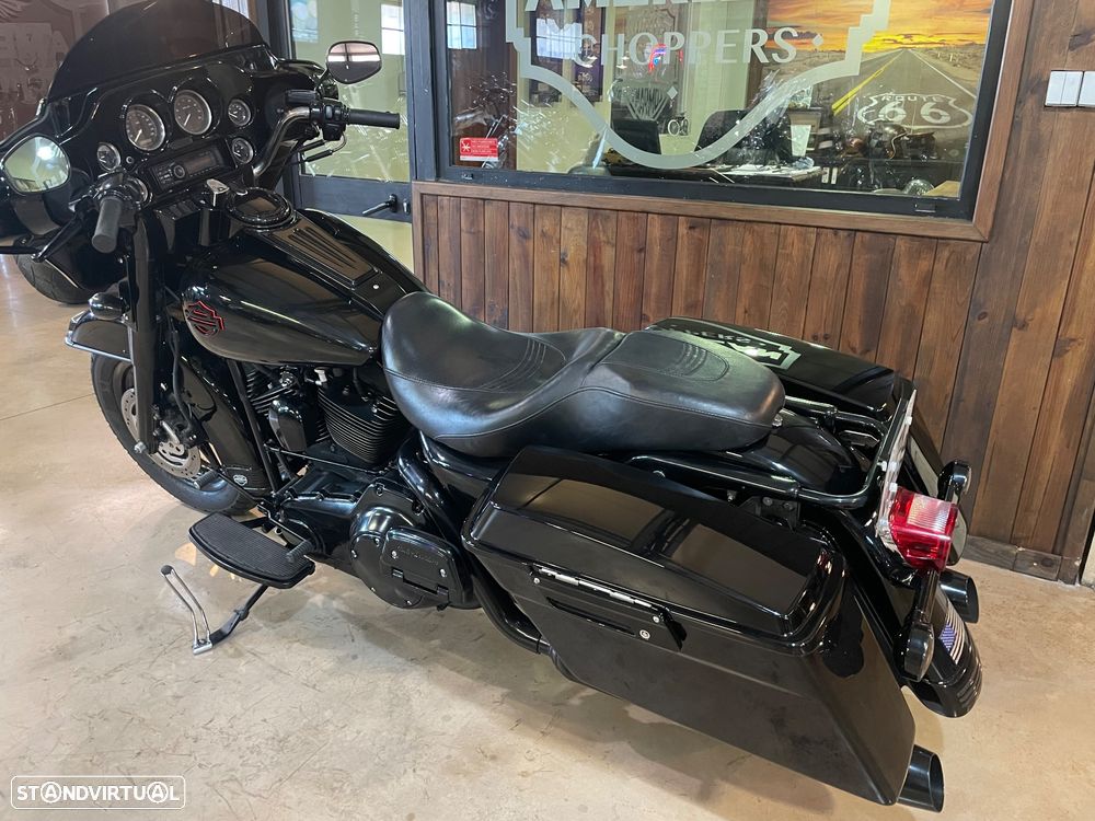 Harley-Davidson FLHT Electra Glide - 12