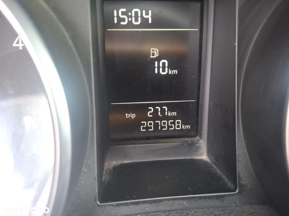 Volkswagen Golf 1.6 TDI DPF Highline - 11
