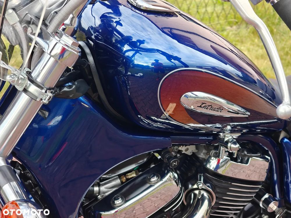 Suzuki Intruder - 26
