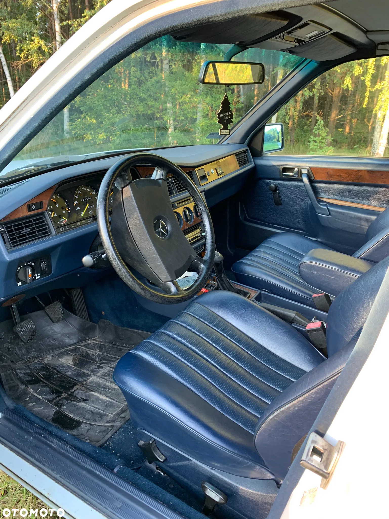 Mercedes-Benz W201 (190) - 2