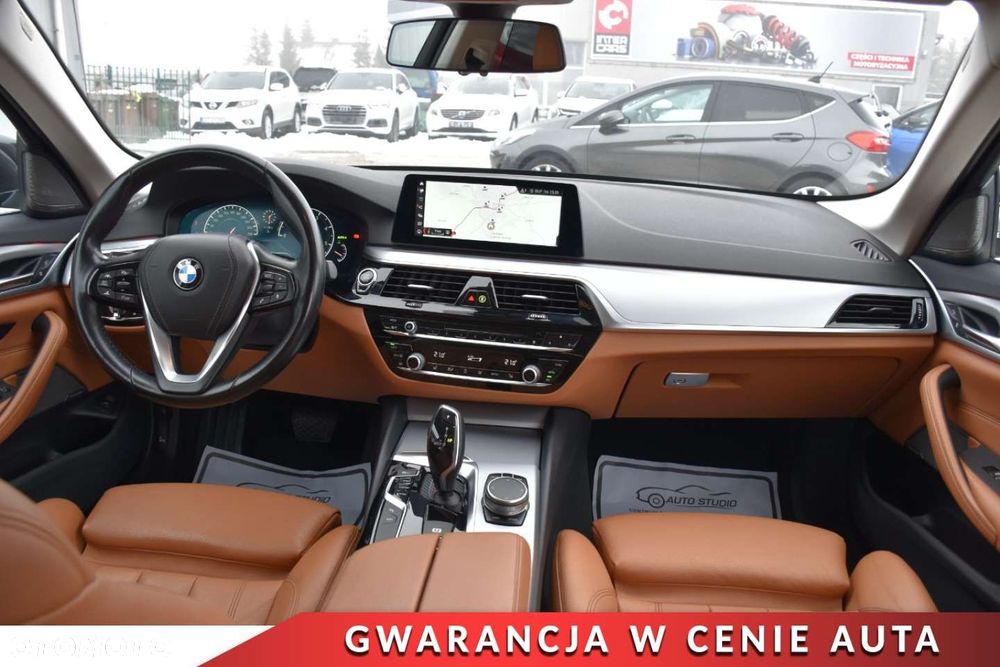 BMW Seria 5 520d xDrive Luxury Line sport - 11