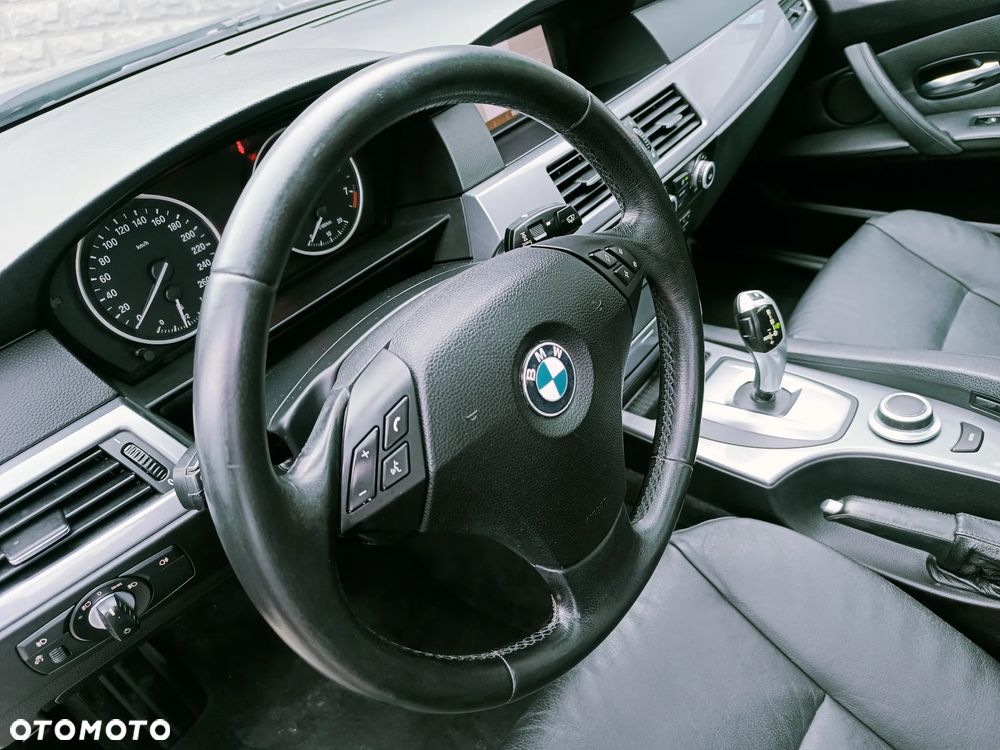 BMW Seria 5 525i - 9