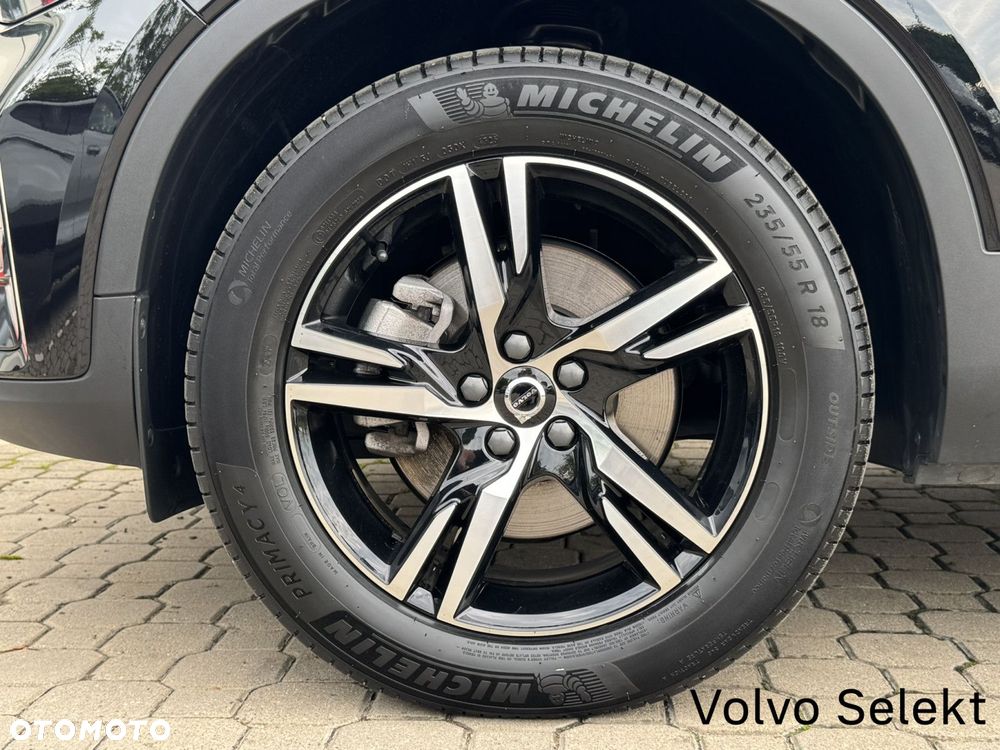 Volvo XC 40 B3 Plus Dark - 30