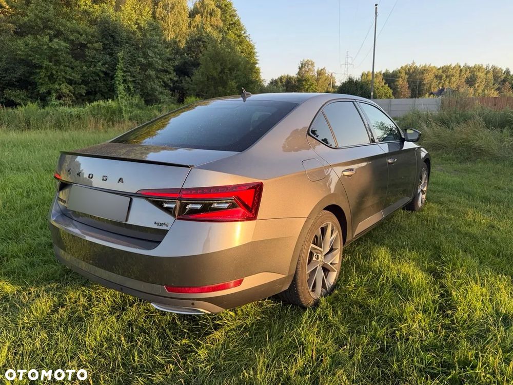 Skoda Superb 2.0 TDI SCR Sportline DSG - 27