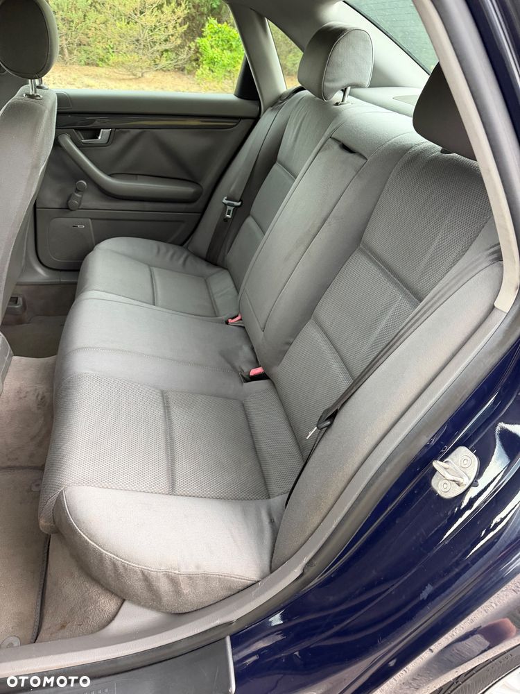 Audi A4 Limousine - 15