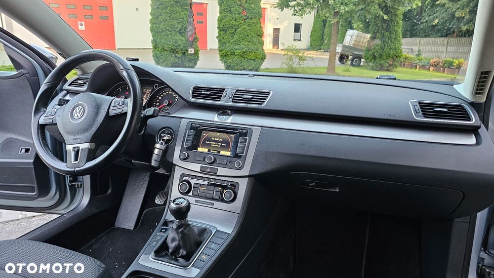Volkswagen Passat 2.0 TDI Comfortline - 10