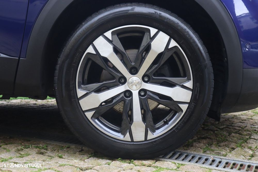 Peugeot 3008 1.5 BlueHDi Allure EAT8 - 8