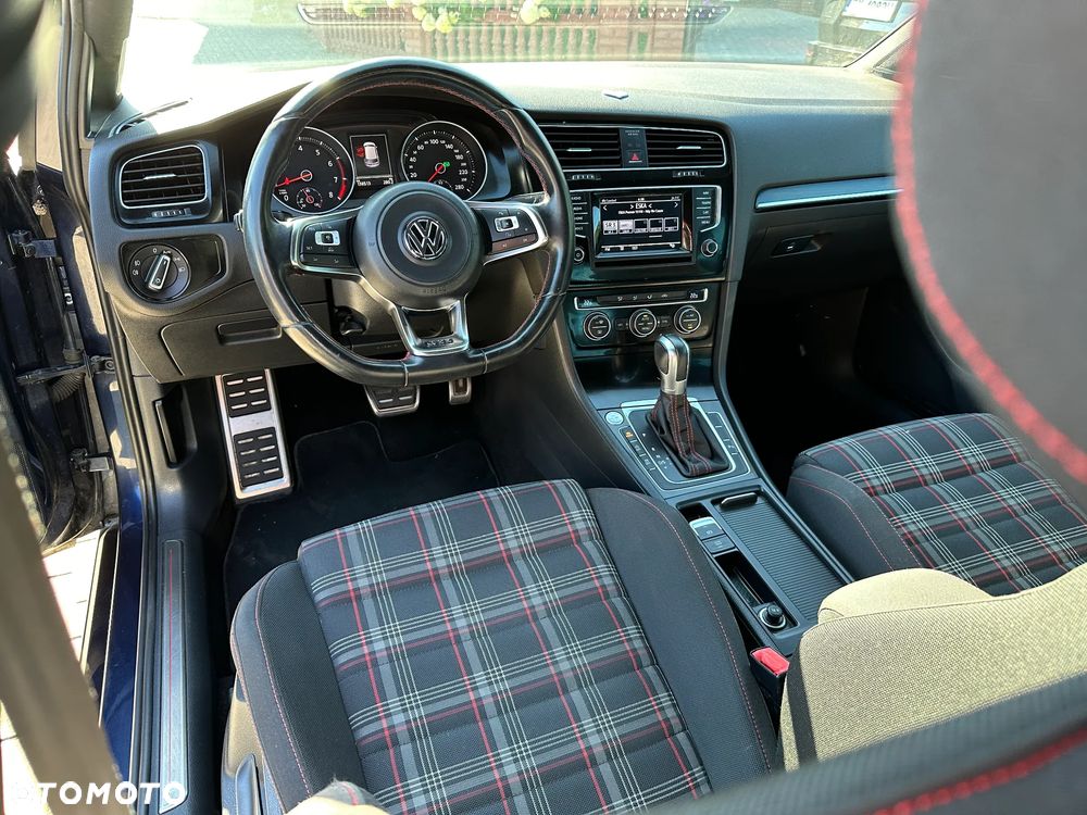Volkswagen Golf - 7