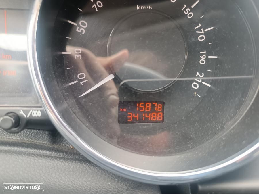 Peugeot 3008 1.6 HDi Active - 12