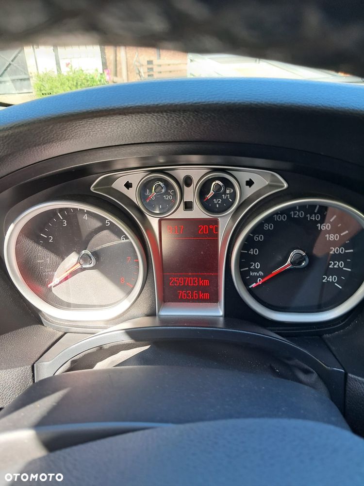Ford Focus 1.8 Style+ - 11