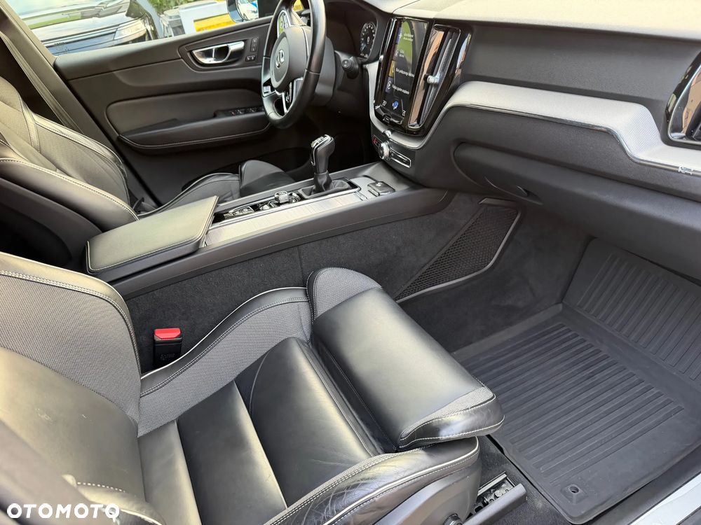 Volvo XC 60 D3 R-Design - 13