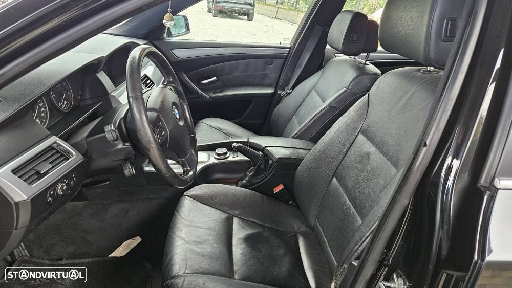 BMW 520 dA Executive - 13