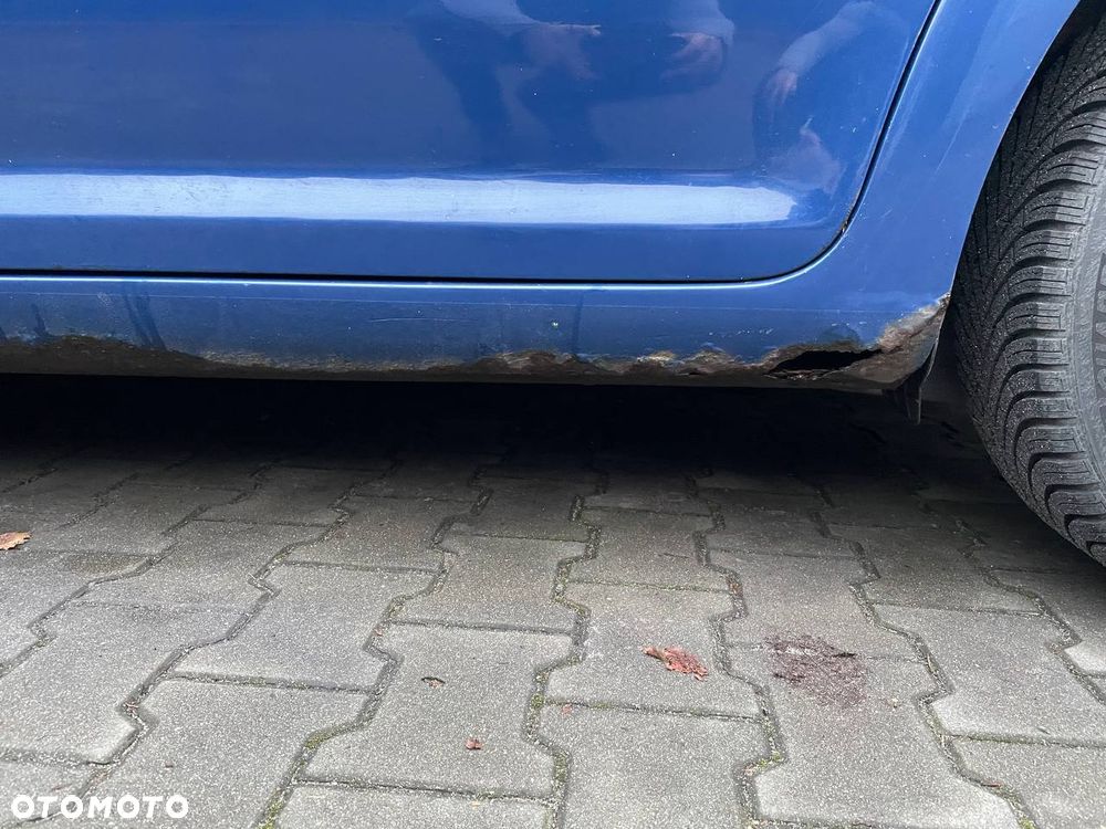 Volkswagen Touran 1.9 TDI Conceptline DSG - 15