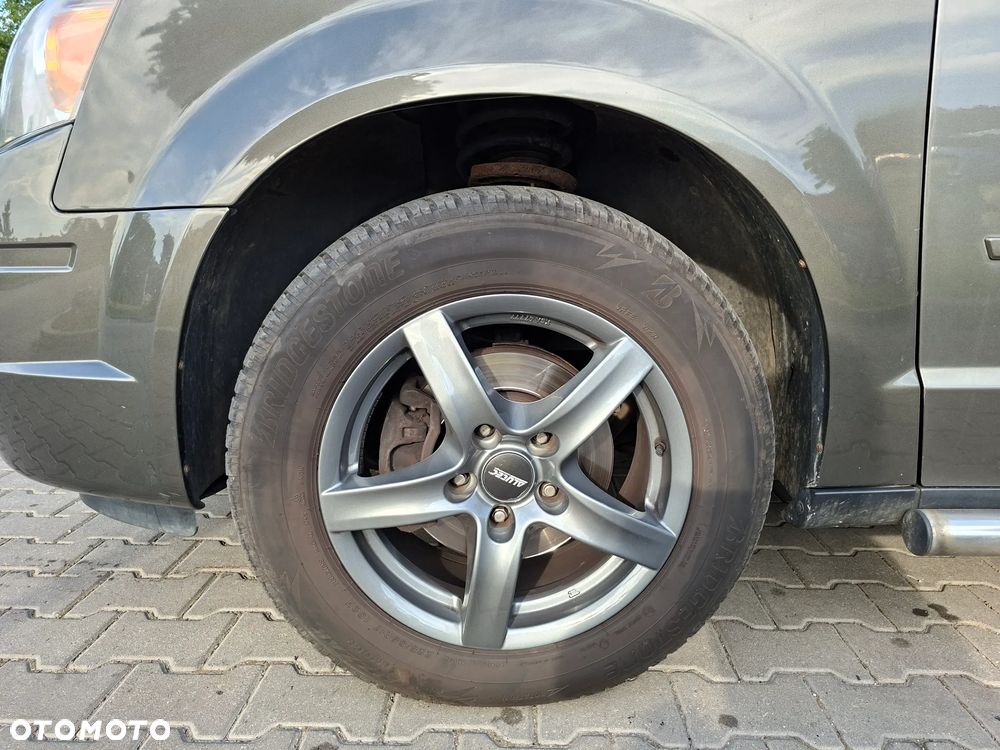 Chrysler Grand Voyager - 17