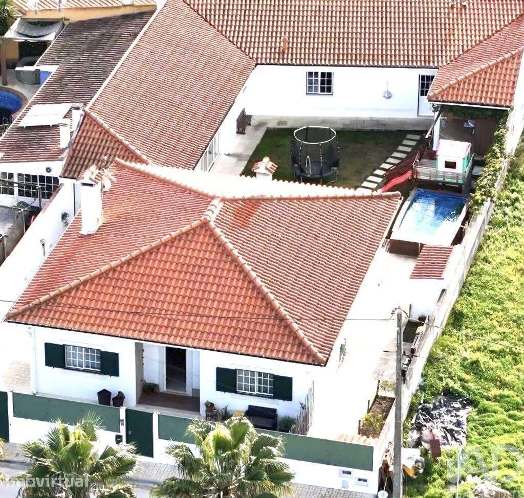 Casa / Villa T3 em Torres Novas (Santa Maria, Salvador e Santiago) de - Grande imagem: 2/23