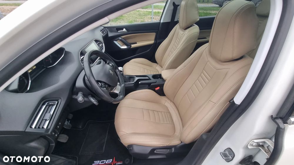 Peugeot 308 1.6 BlueHDi Allure S&S - 10