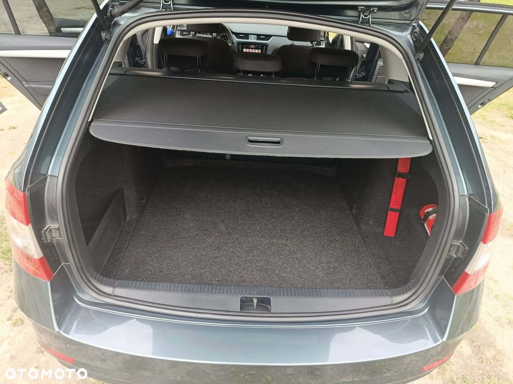 Skoda Octavia 2.0 TDI SCR Ambition DSG - 4