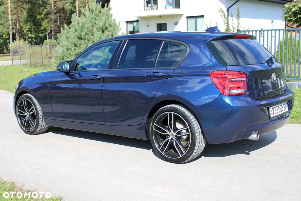 BMW Seria 1 120d Sport Line - 4