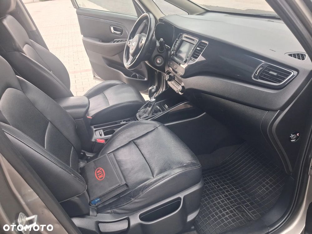 Kia Carens 1.7 CRDi 136 Fifa World Cup Edition - 9