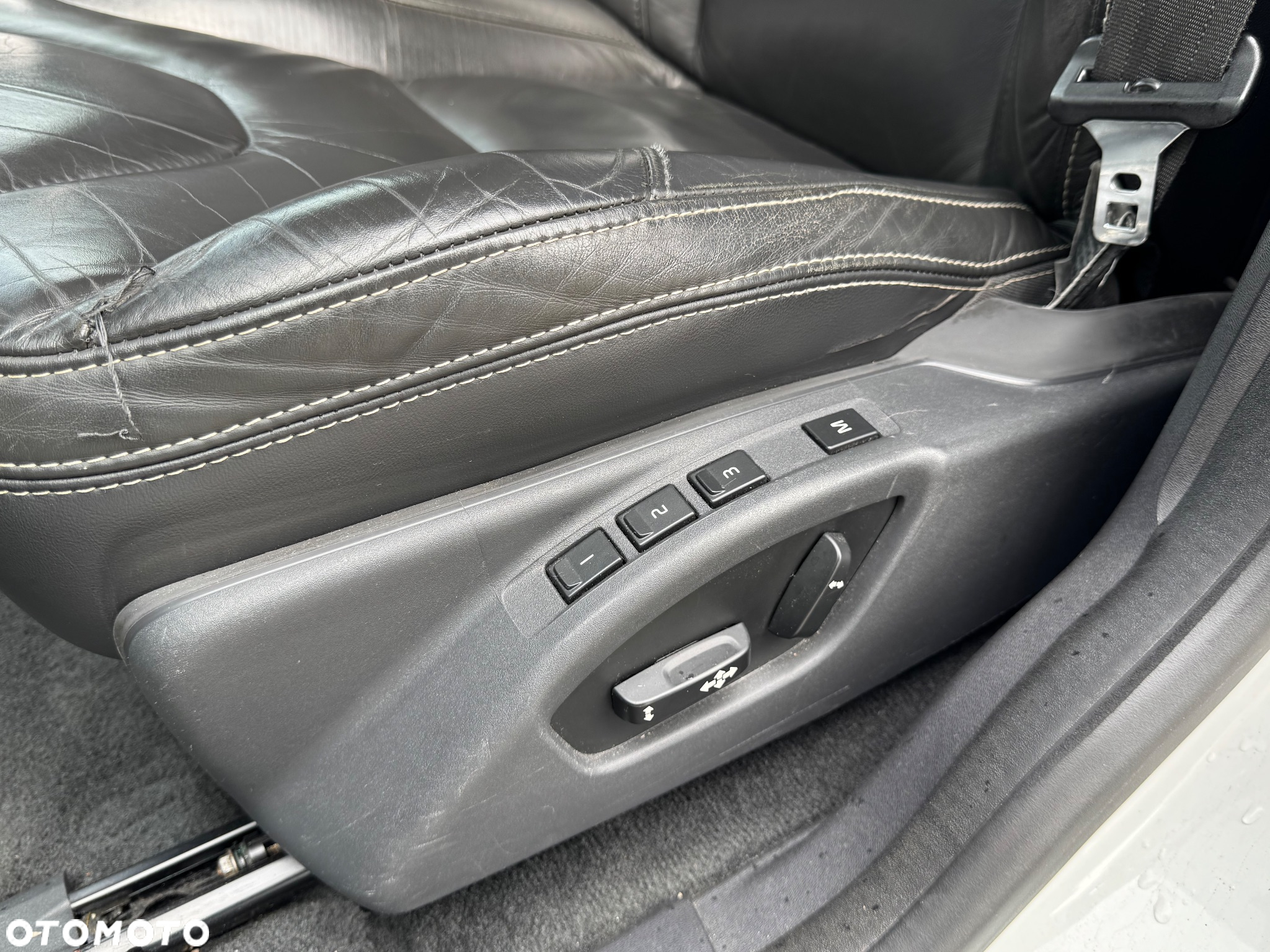 Volvo XC 60 D4 AWD Geartronic RDesign - 24