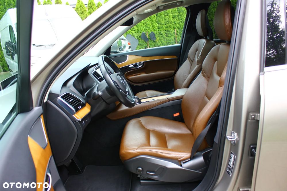 Volvo XC 90 B5 D AWD Momentum Pro 7os - 23