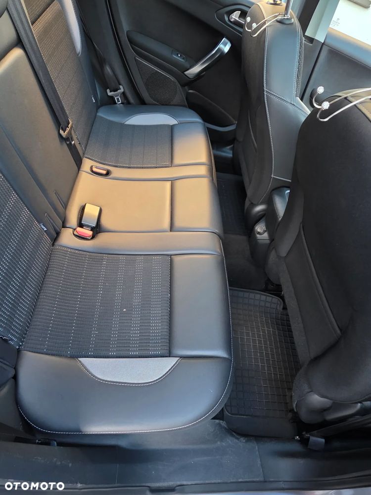 Peugeot 2008 1.2 Pure Tech Allure S&S - 18