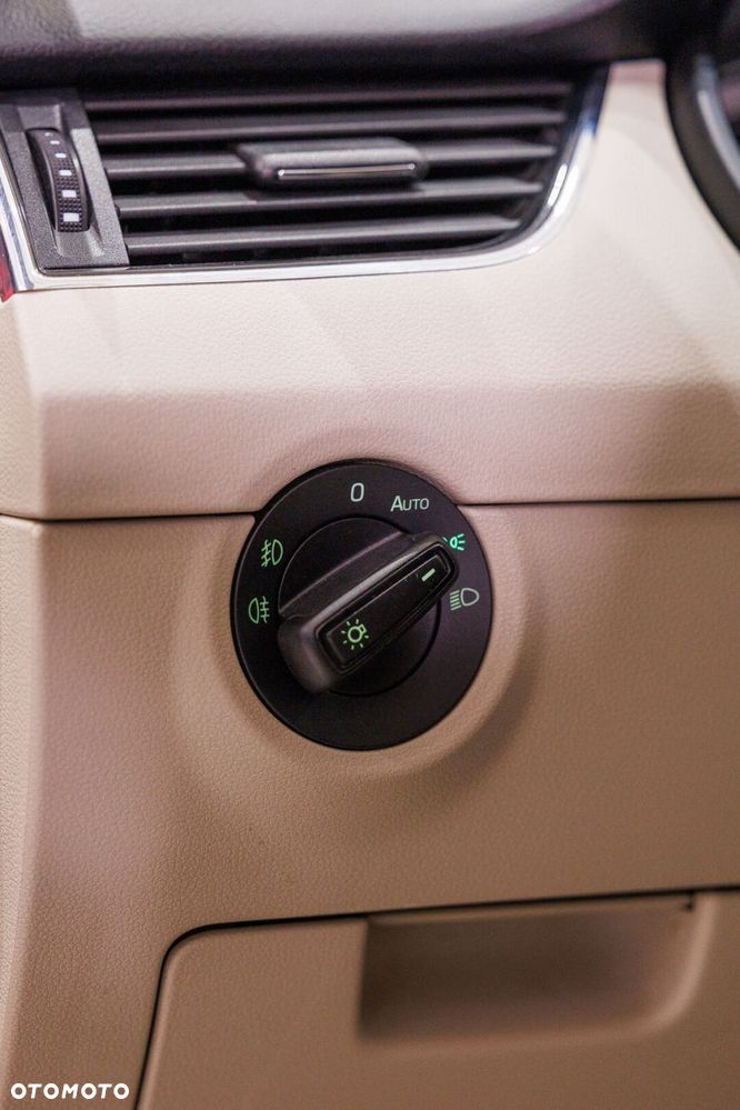 Skoda Octavia 1.4 TSI Style DSG - 32