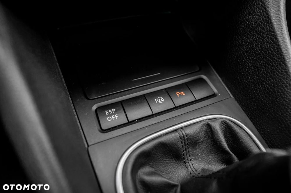 Volkswagen Golf 1.4 TSI Highline - 32