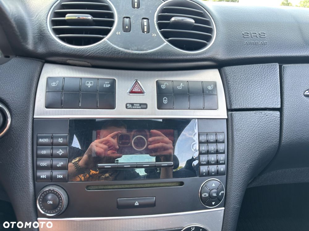 Mercedes-Benz CLK 320 CDI 7G-TRONIC Avantgarde DPF Sport Edition - 28