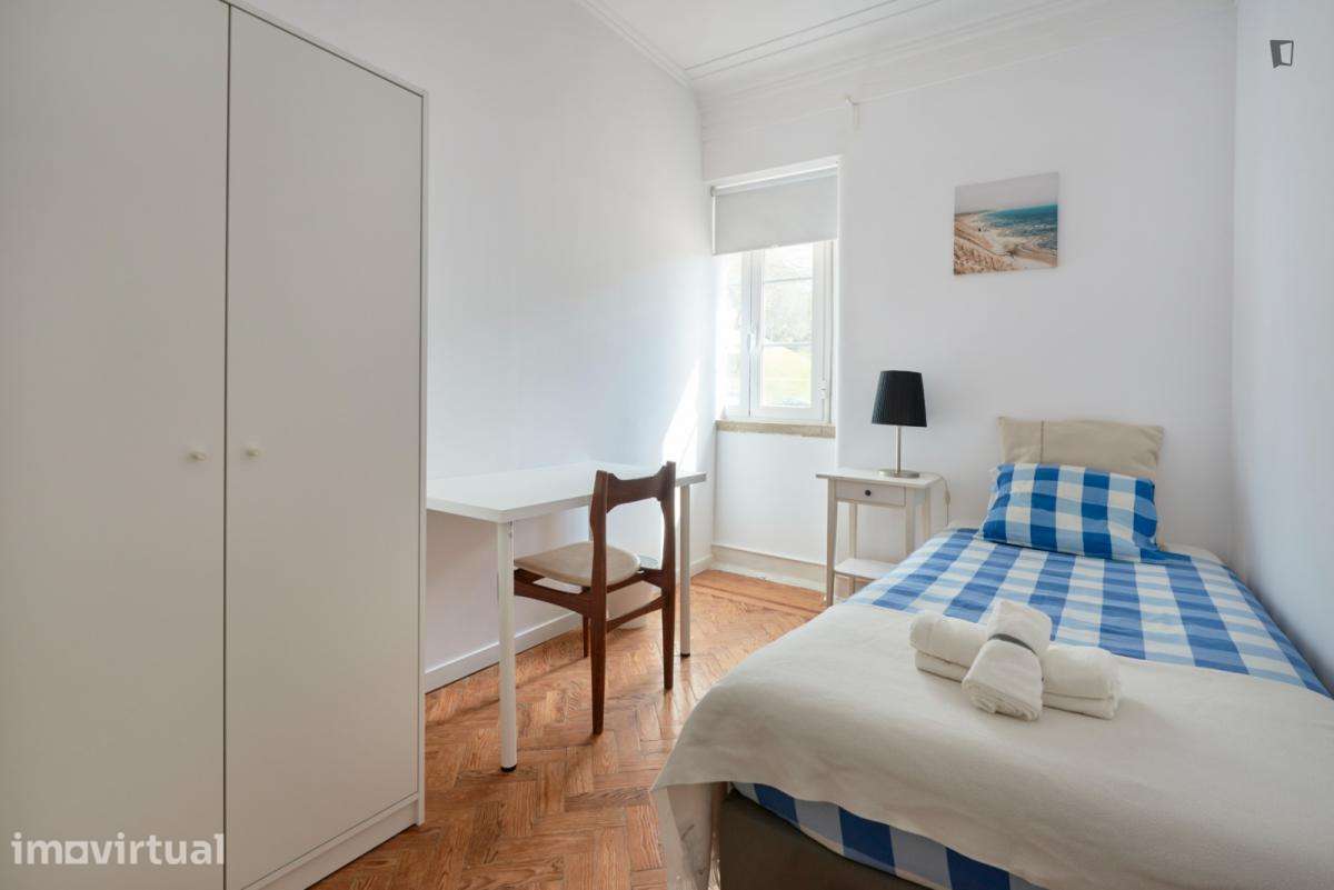 Quarto - localizado em Alameda Lisbon - Grande imagem: 3/53
