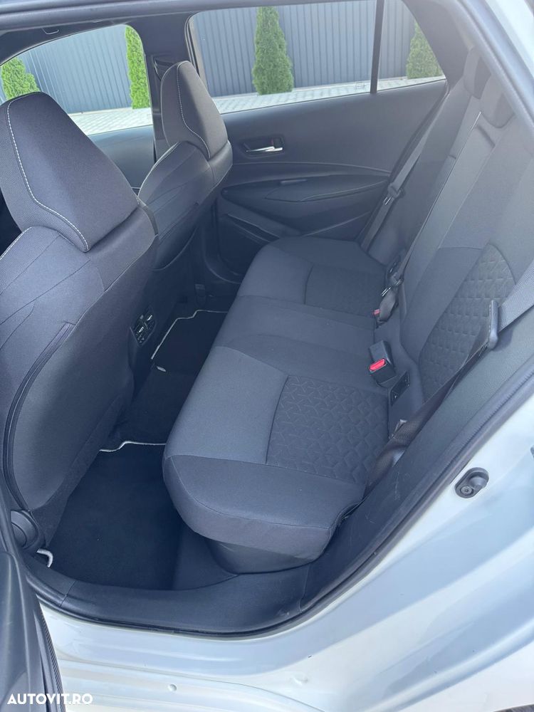 Toyota Corolla - 13