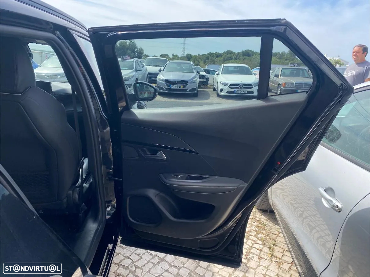 Peugeot e-2008 50 kWh GT Pack - 13