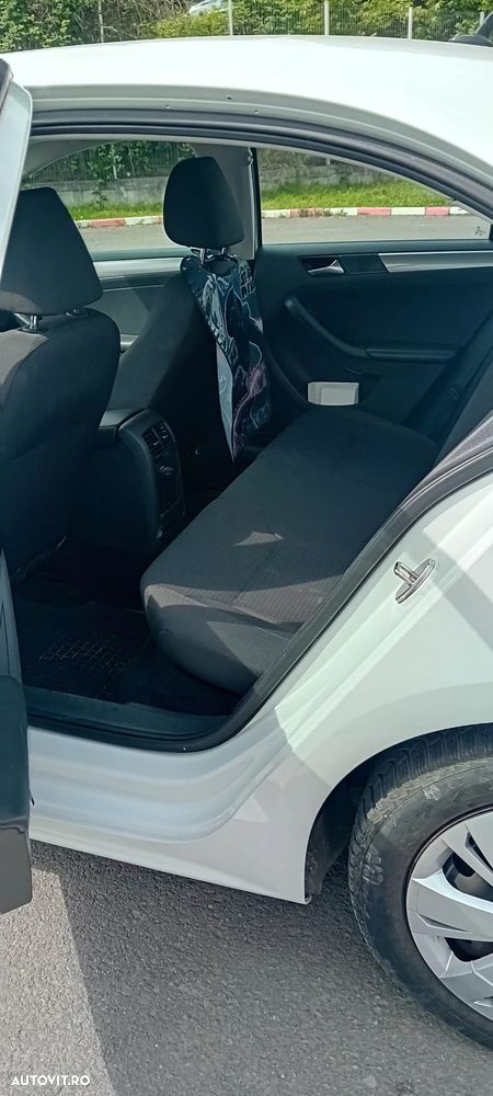 Volkswagen Jetta - 9