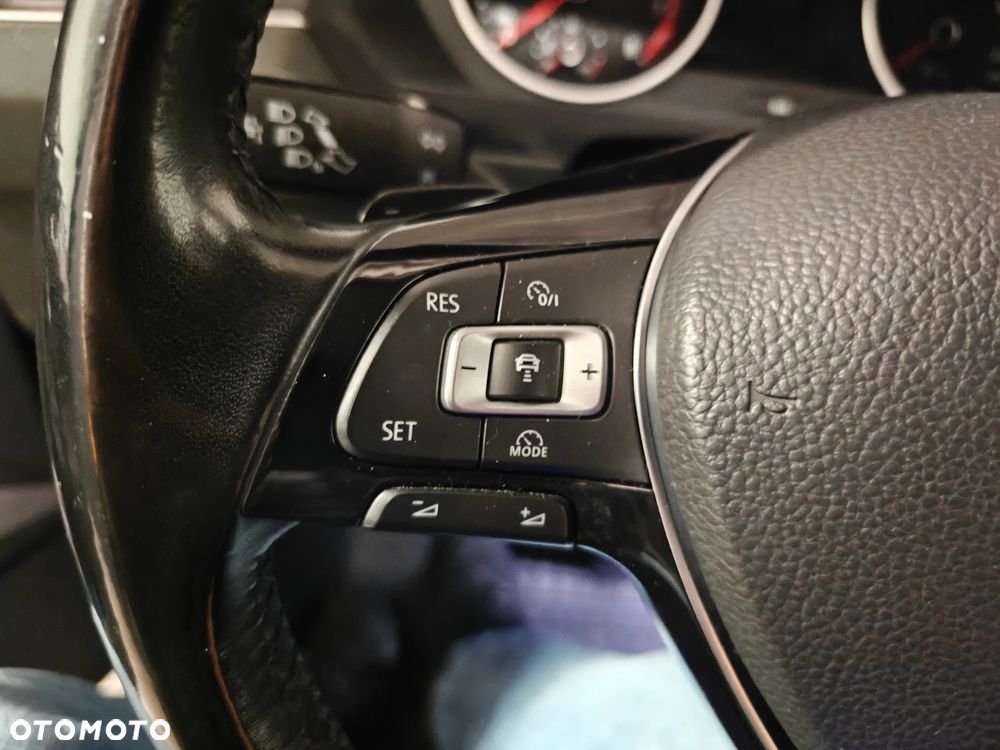 Volkswagen Tiguan - 19