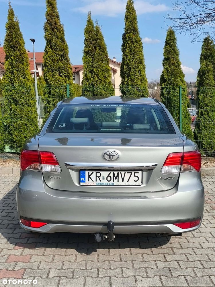 Toyota Avensis 1.8 Premium - 3
