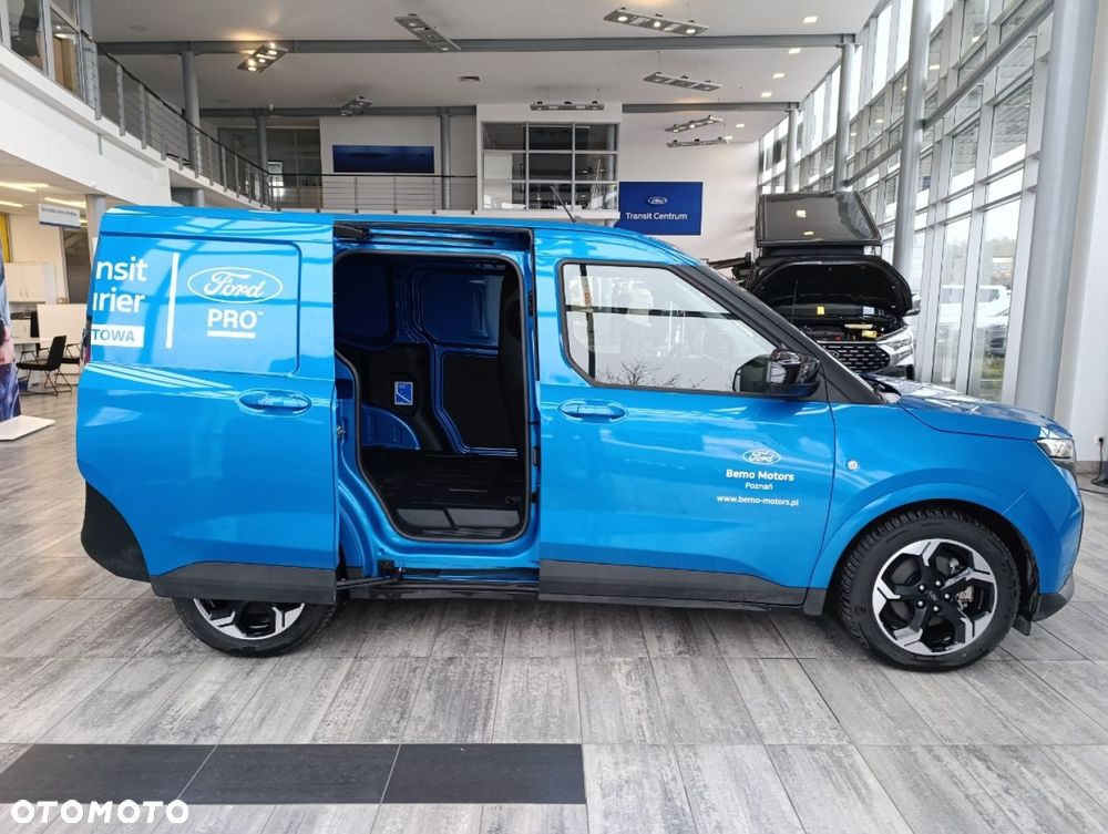 Ford Transit Courier - 11