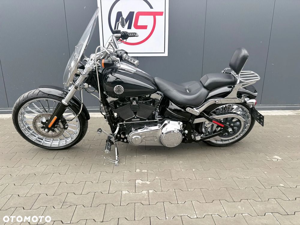 Harley-Davidson Softail Breakout - 9