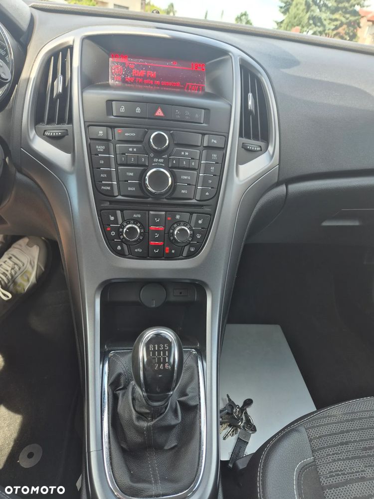 Opel Astra 1.4 Turbo Innovation - 11