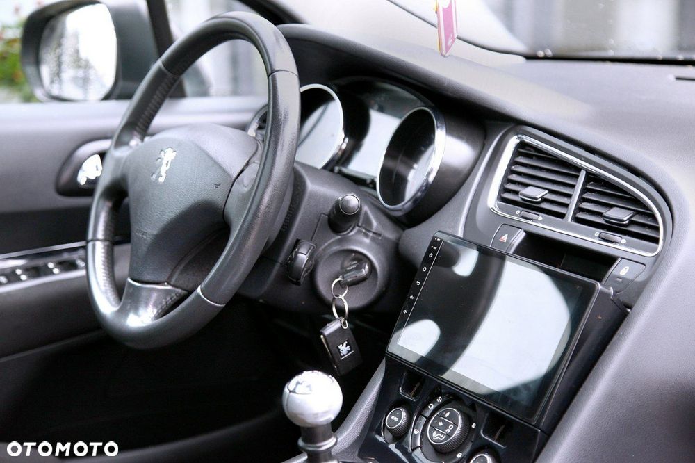 Peugeot 5008 1.6 THP Premium - 12