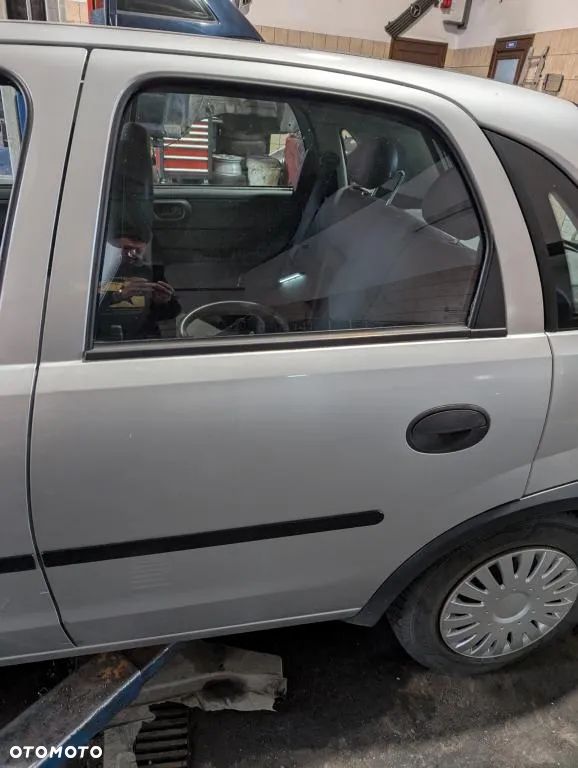 Drzwi lewe tylne tył Opel Corsa C Z157