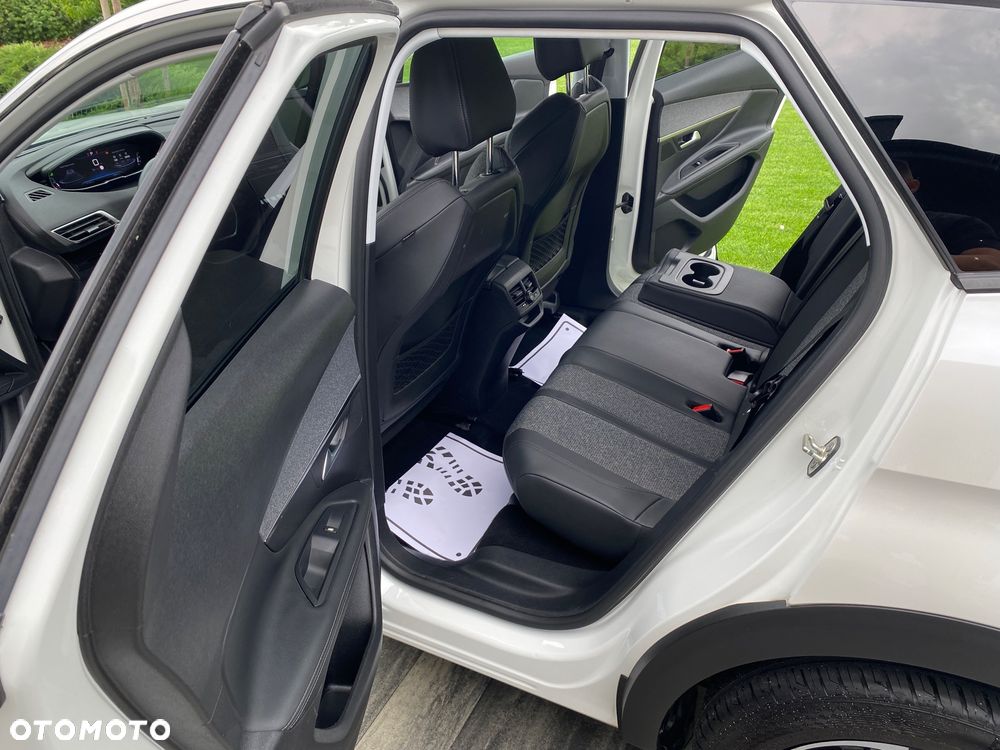 Peugeot 3008 1.2 PureTech GPF Allure S&S EAT8 - 35