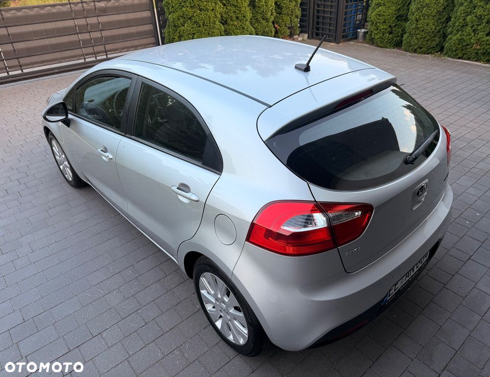 Kia Rio 1.2 Attract - 11