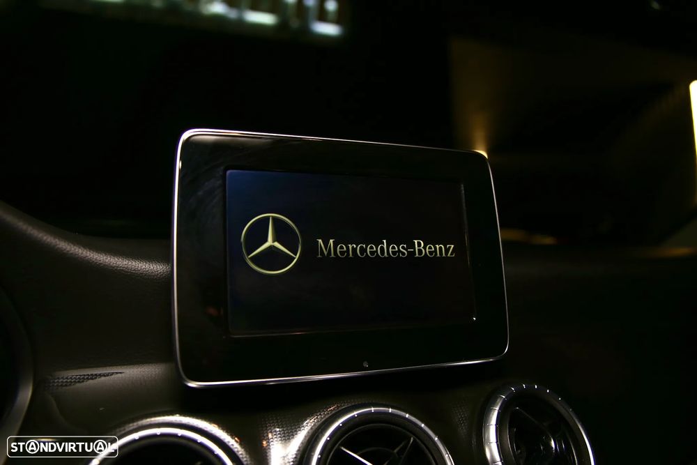 Mercedes-Benz CLA 180 Shooting Brake d Urban - 14