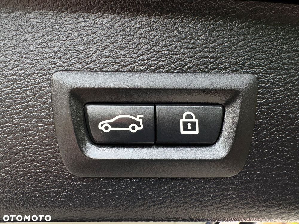 BMW X3 xDrive20d Advantage - 27
