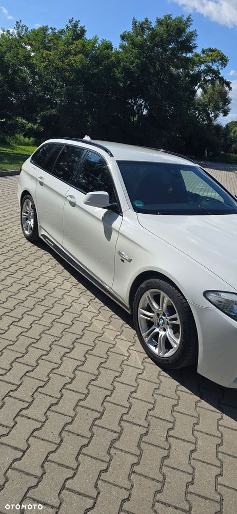 BMW Seria 5 520d - 24