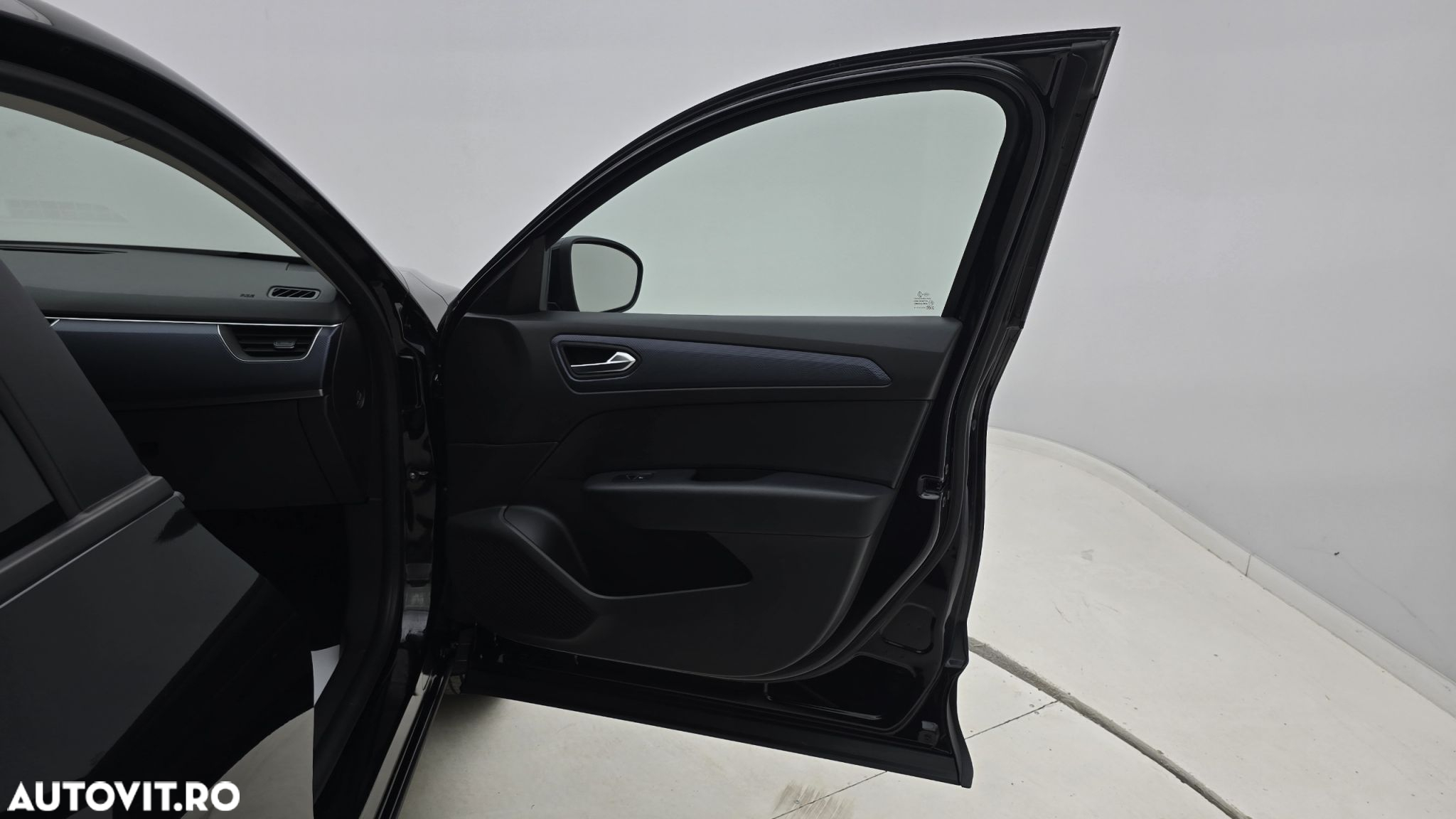 Renault Arkana E-TECH 145 Evolution - 18